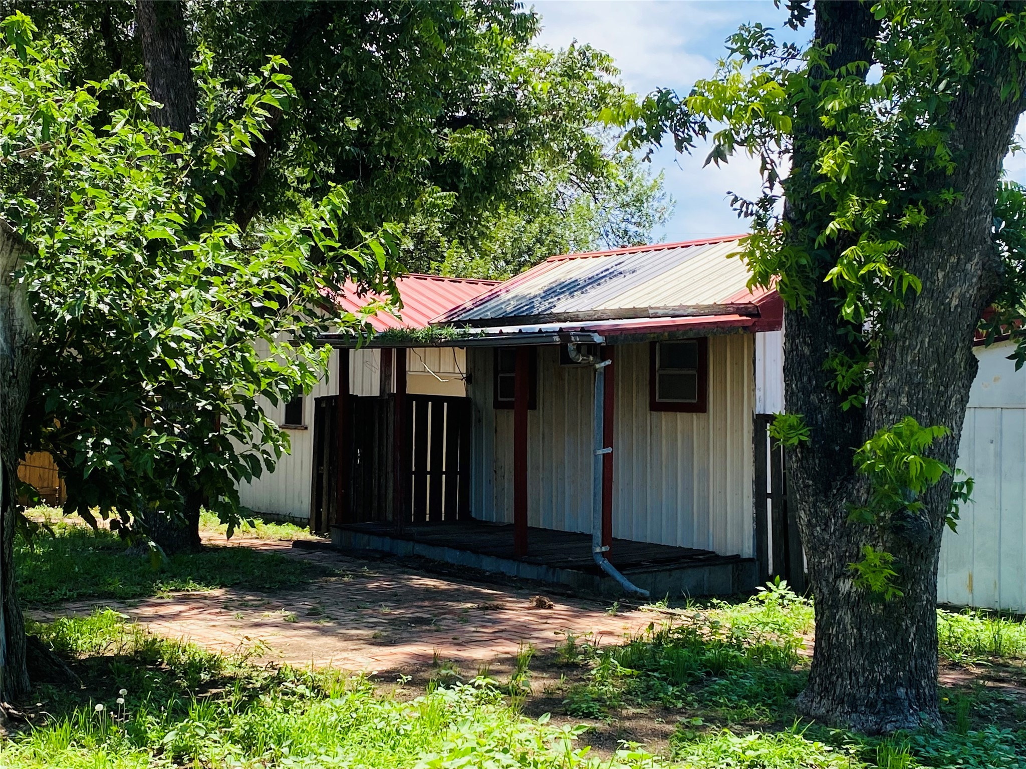 661 S 11th Avenue Munday TX 76371