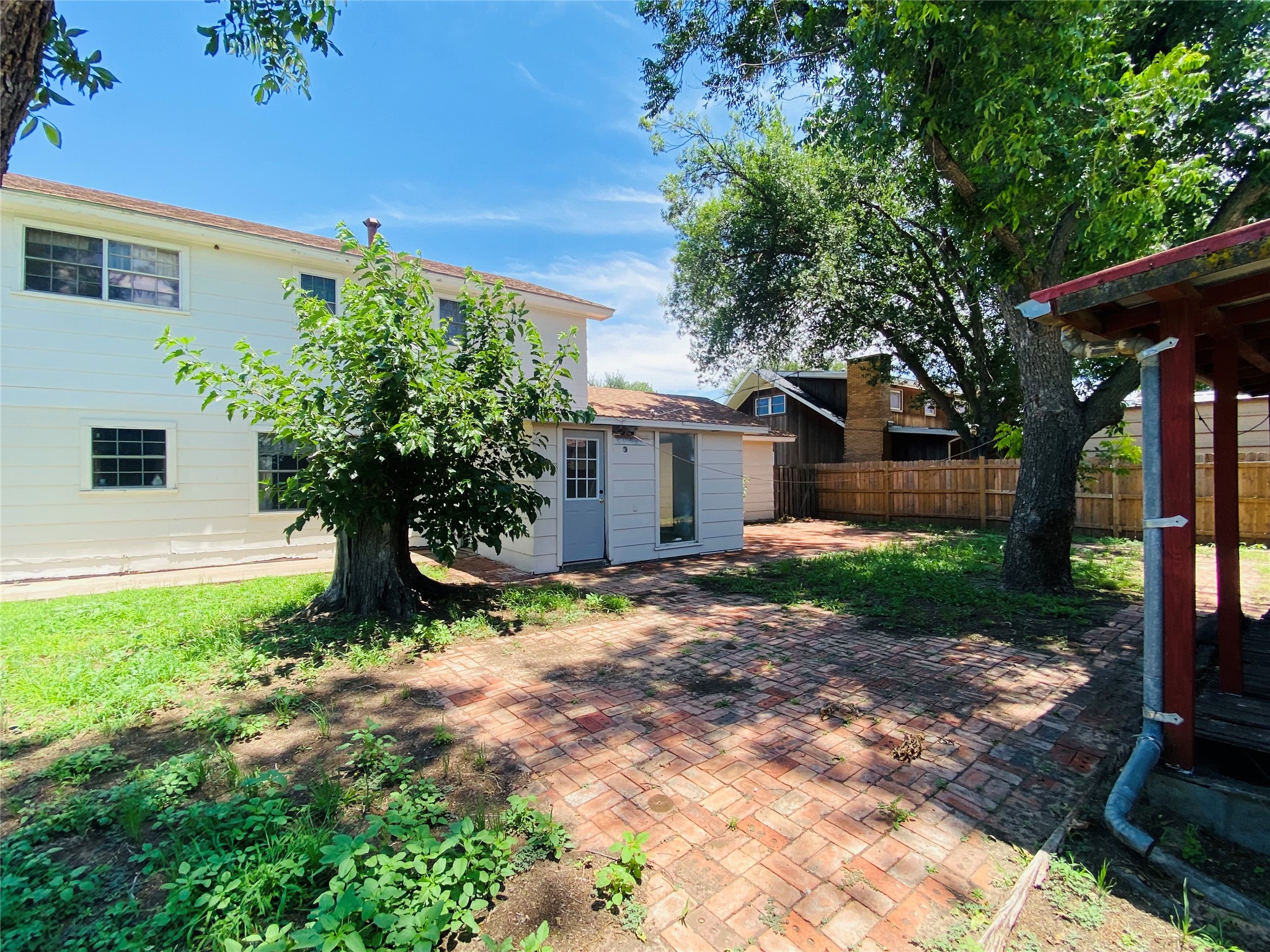 661 S 11th Avenue Munday TX 76371