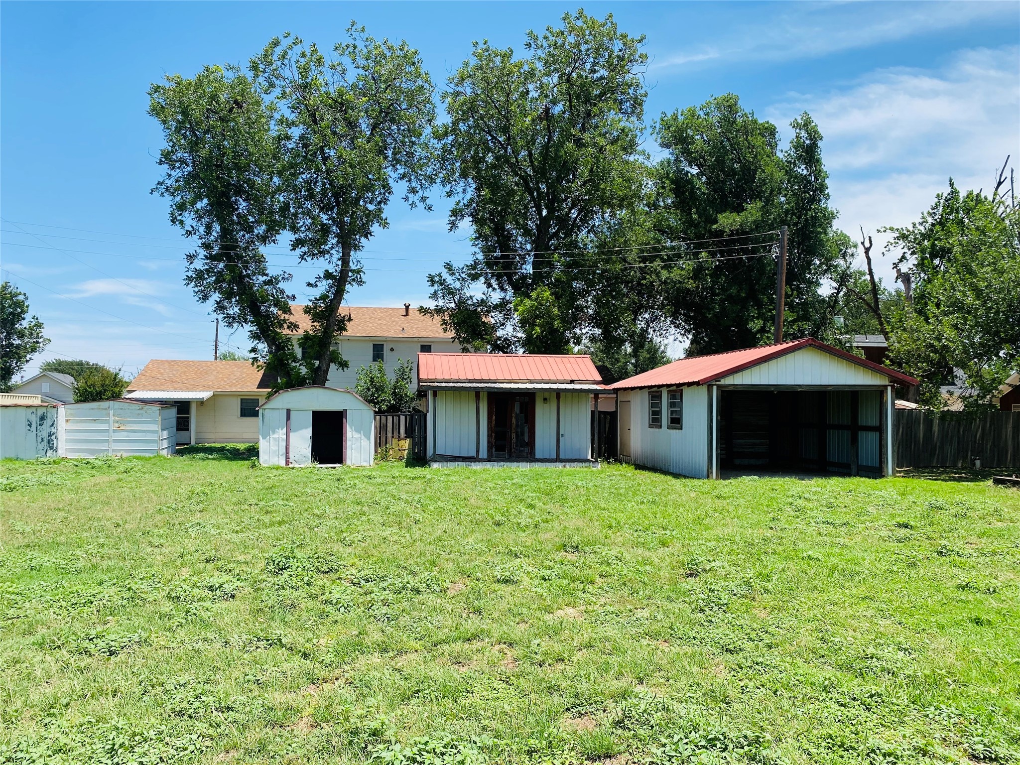 661 S 11th Avenue Munday TX 76371