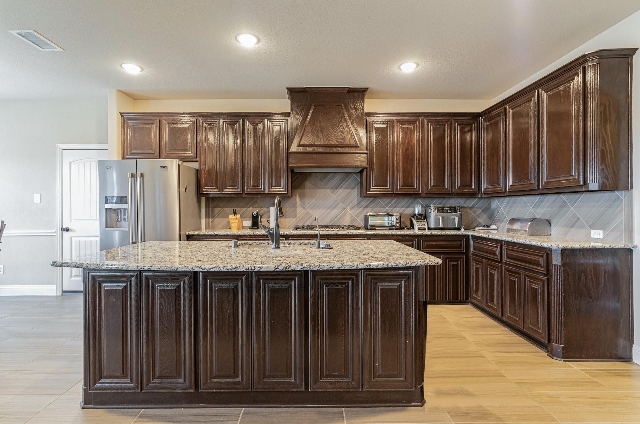8010 Graystone Drive Sachse TX 75048