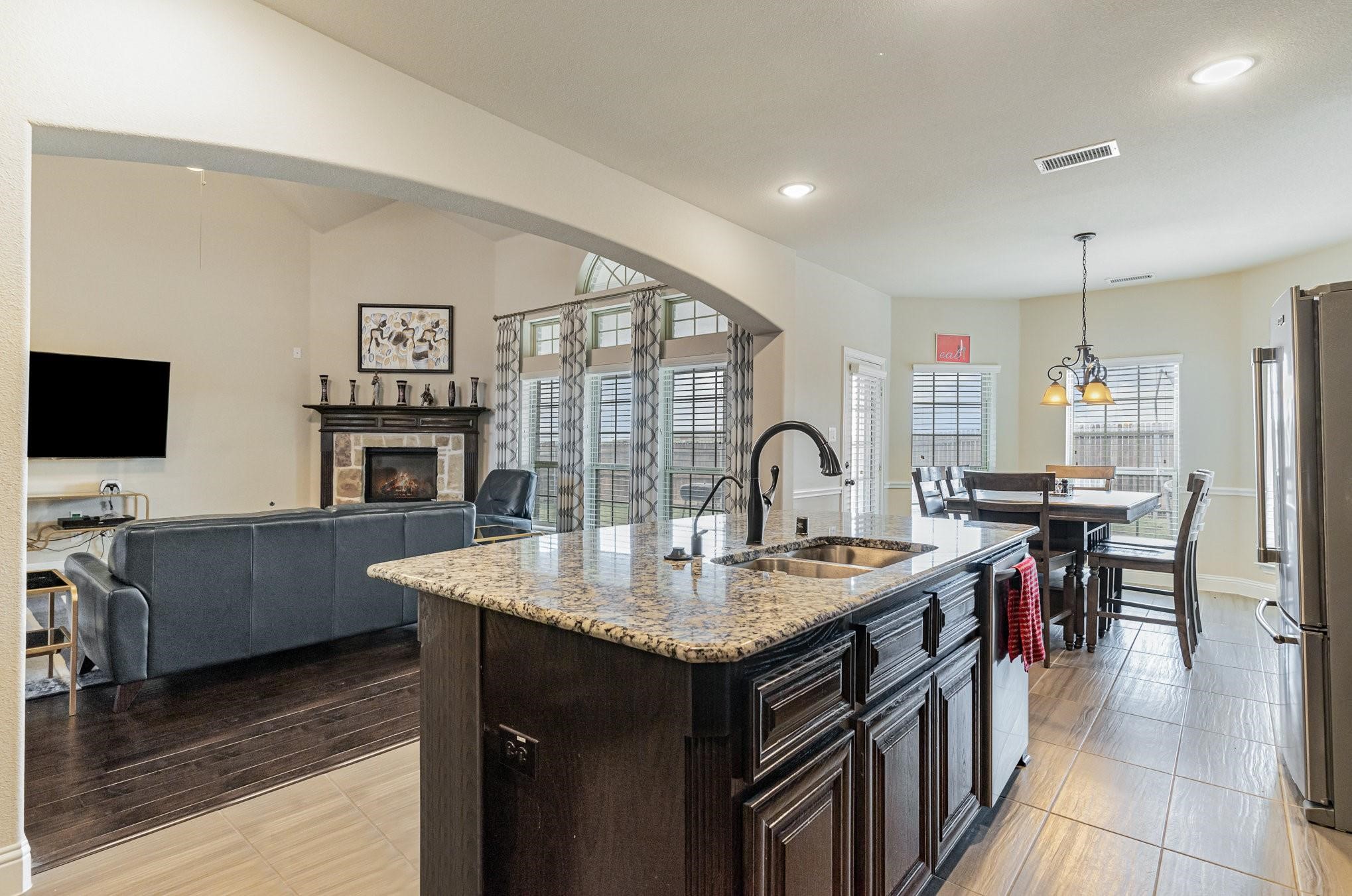 8010 Graystone Drive Sachse TX 75048