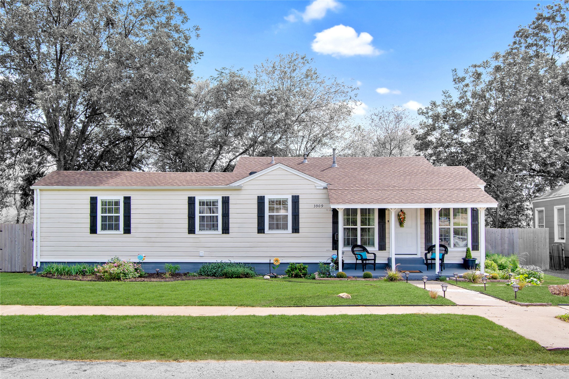 3909 Locke Avenue Fort Worth TX 76107