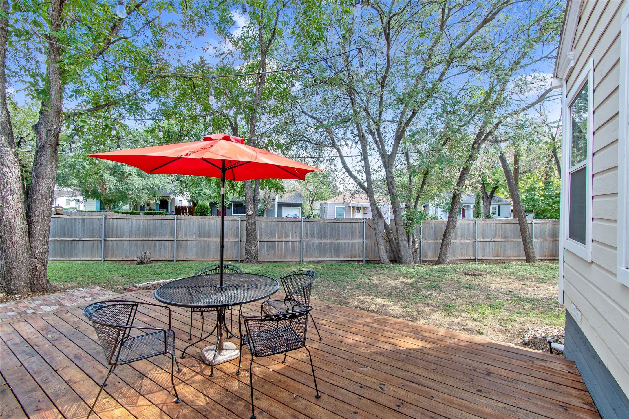 3909 Locke Avenue Fort Worth TX 76107