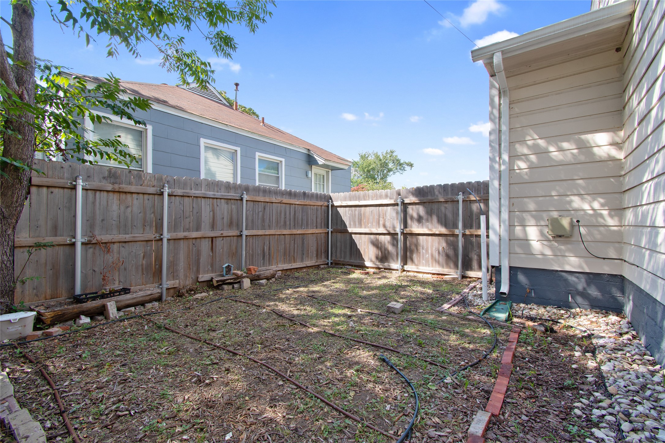 3909 Locke Avenue Fort Worth TX 76107
