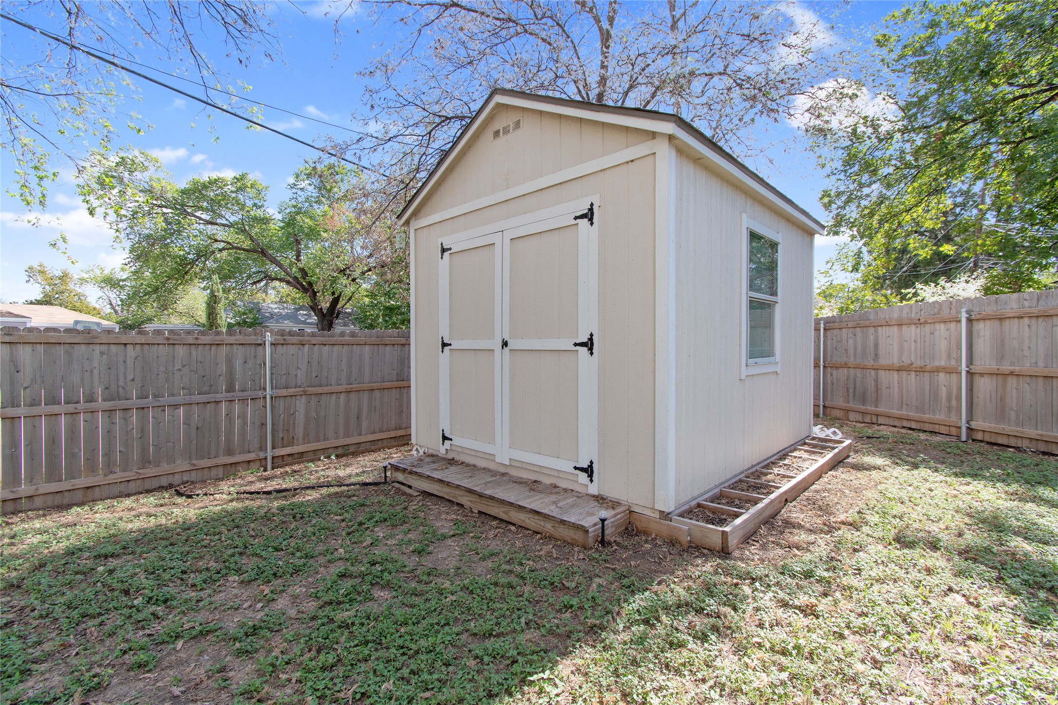 3909 Locke Avenue Fort Worth TX 76107