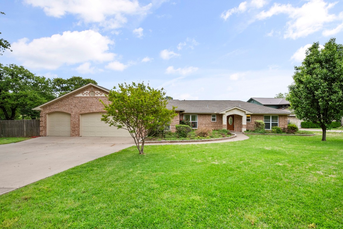 1041 Holiday Circle Kemp TX 75143