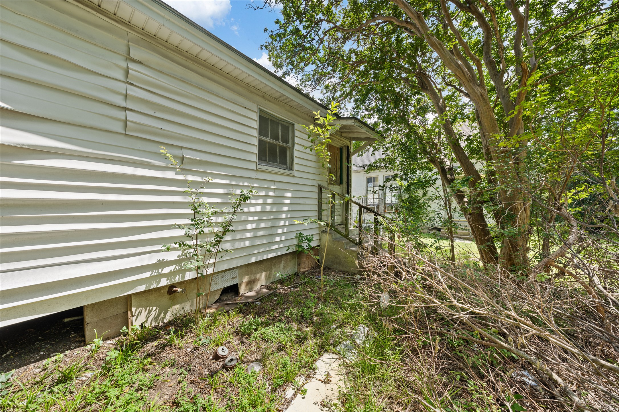 2221 Ross Avenue Waco TX 76706