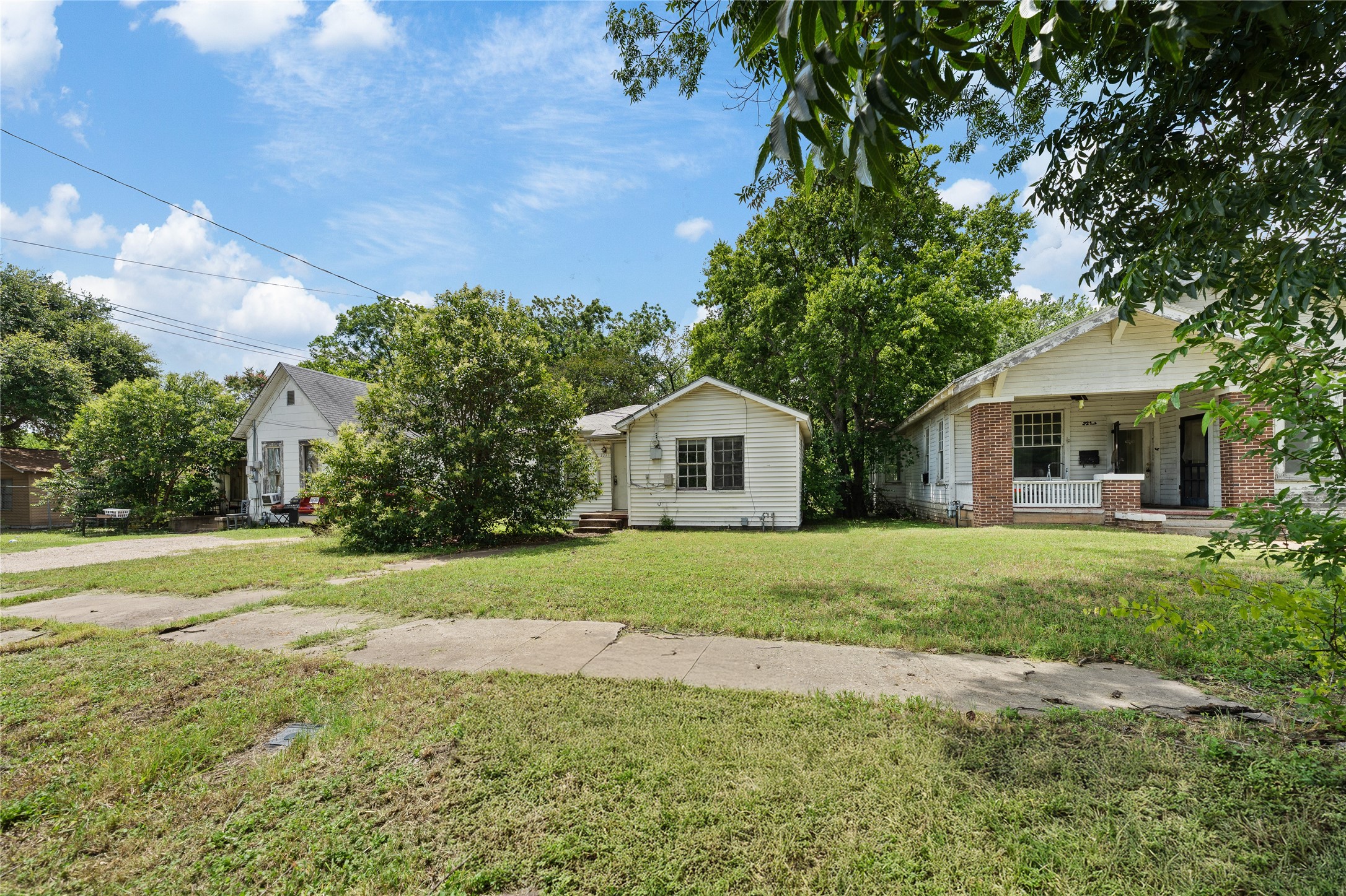 2221 Ross Avenue Waco TX 76706