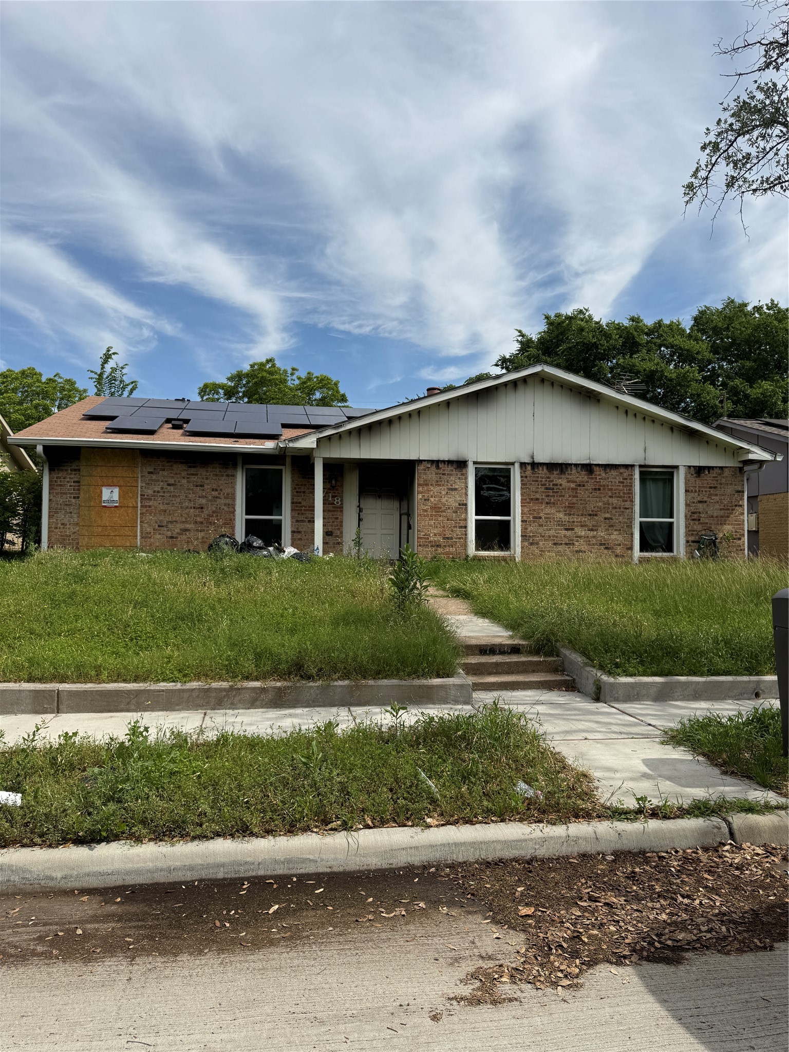 718 Edelweiss Drive Grand Prairie TX 75052