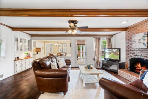 7731 La Sobrina Drive Dallas TX 75248