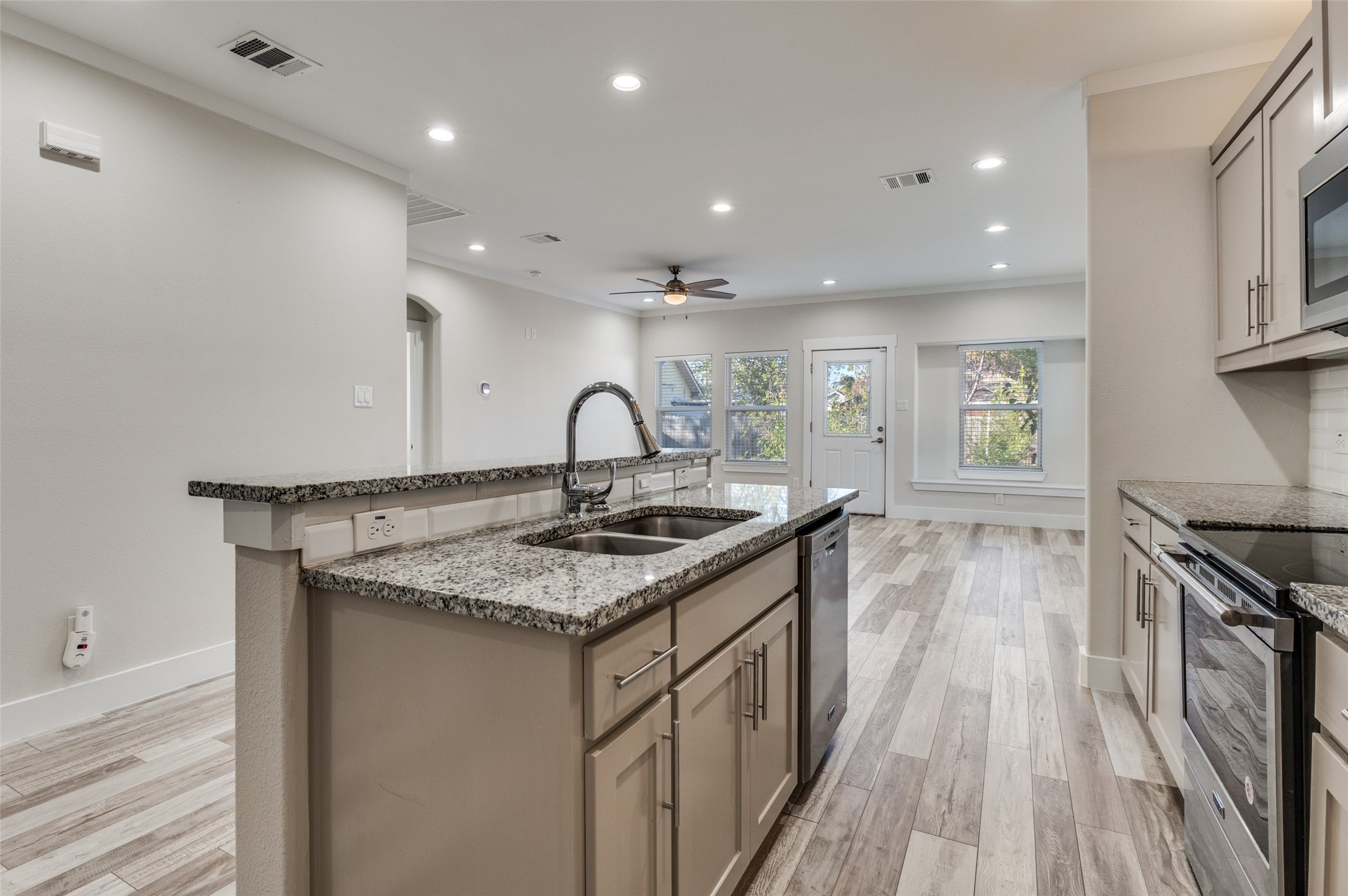 4019 Soloman Drive Dallas TX 75212