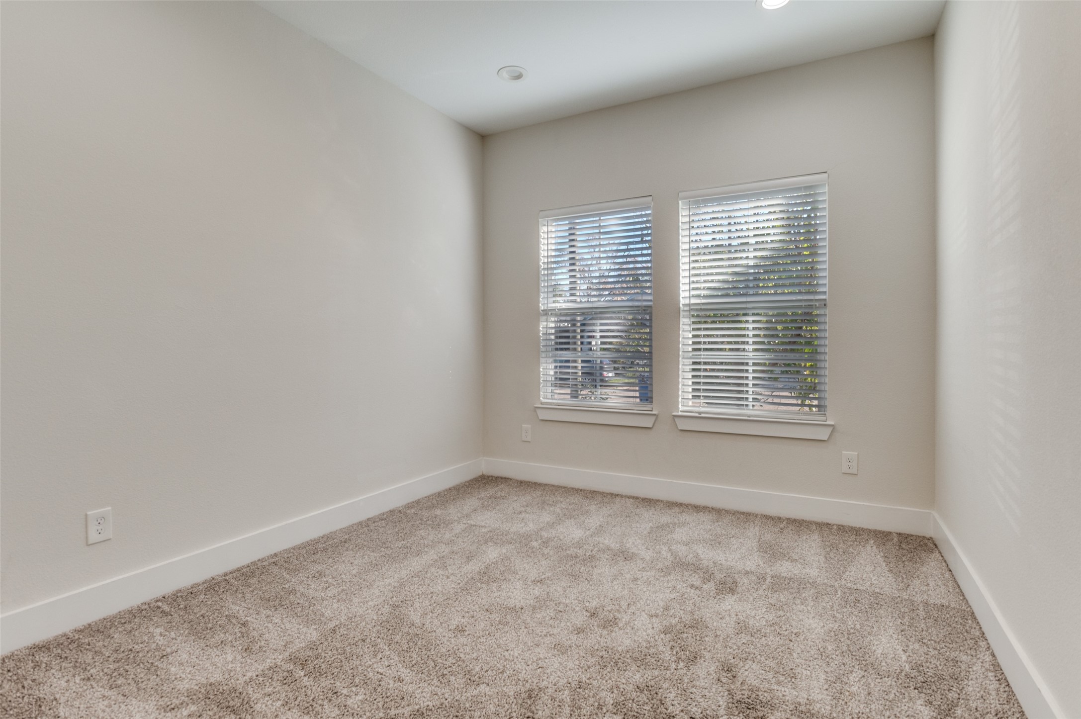 4019 Soloman Drive Dallas TX 75212