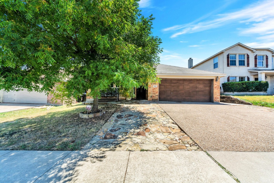 9909 Peregrine Trail Fort Worth TX 76108