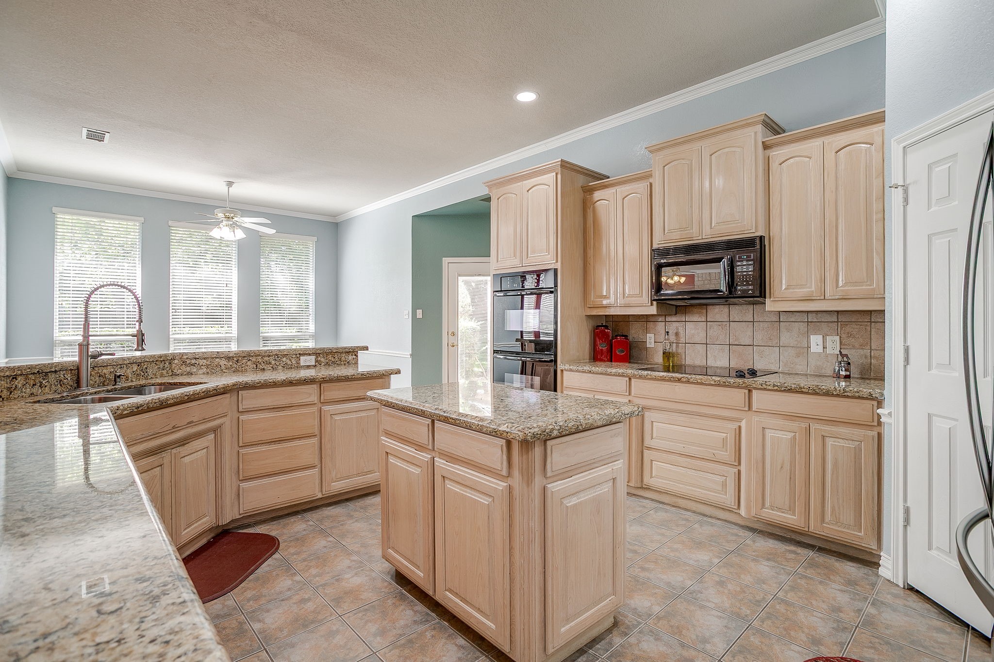 312 Oak Ridge Drive Burleson TX 76028