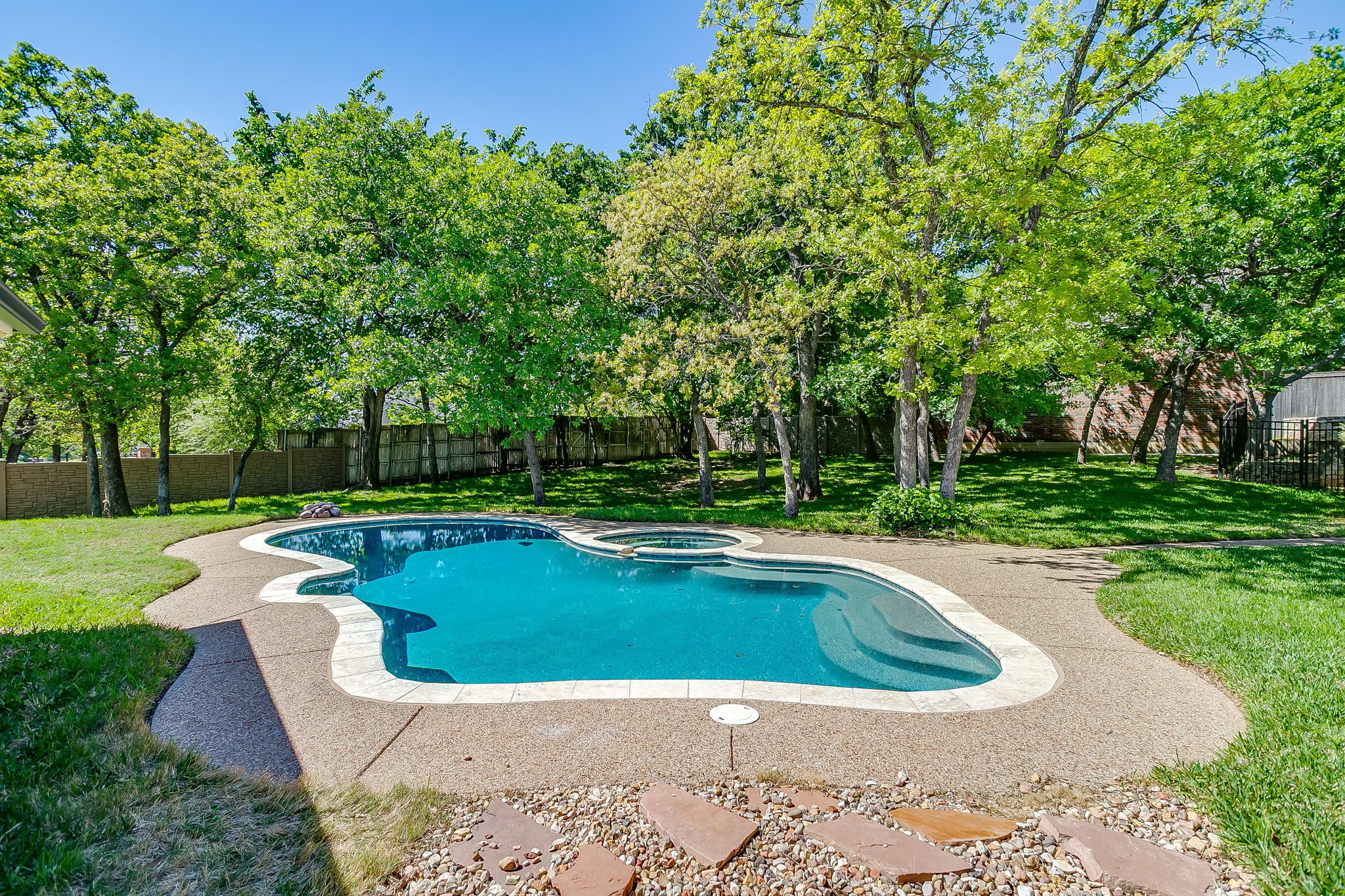 312 Oak Ridge Drive Burleson TX 76028