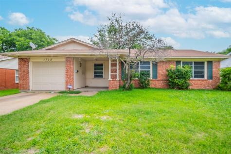 1705 Glen Key Street Grand Prairie TX 75051
