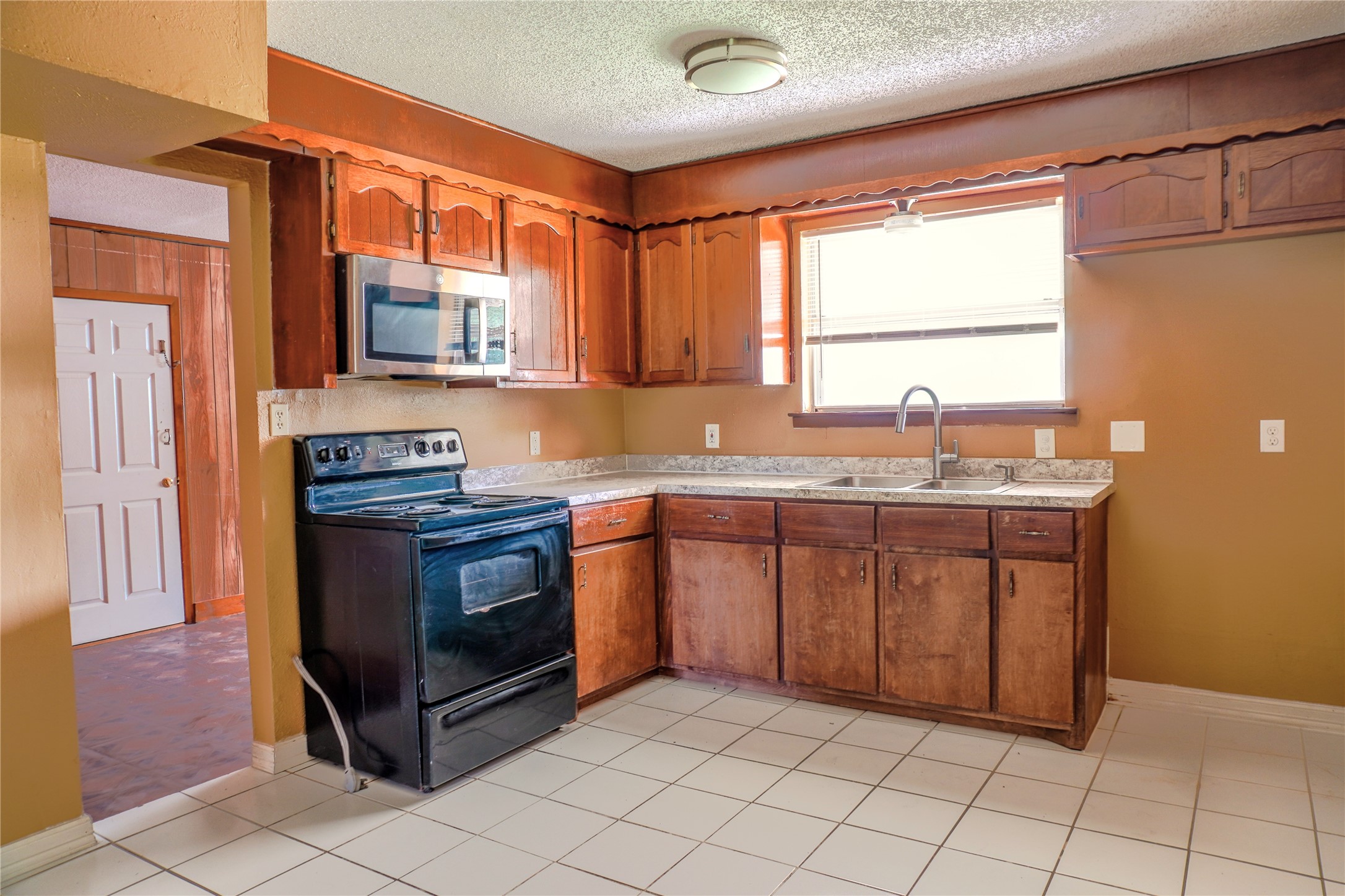 300 Coury Road Everman TX 76140