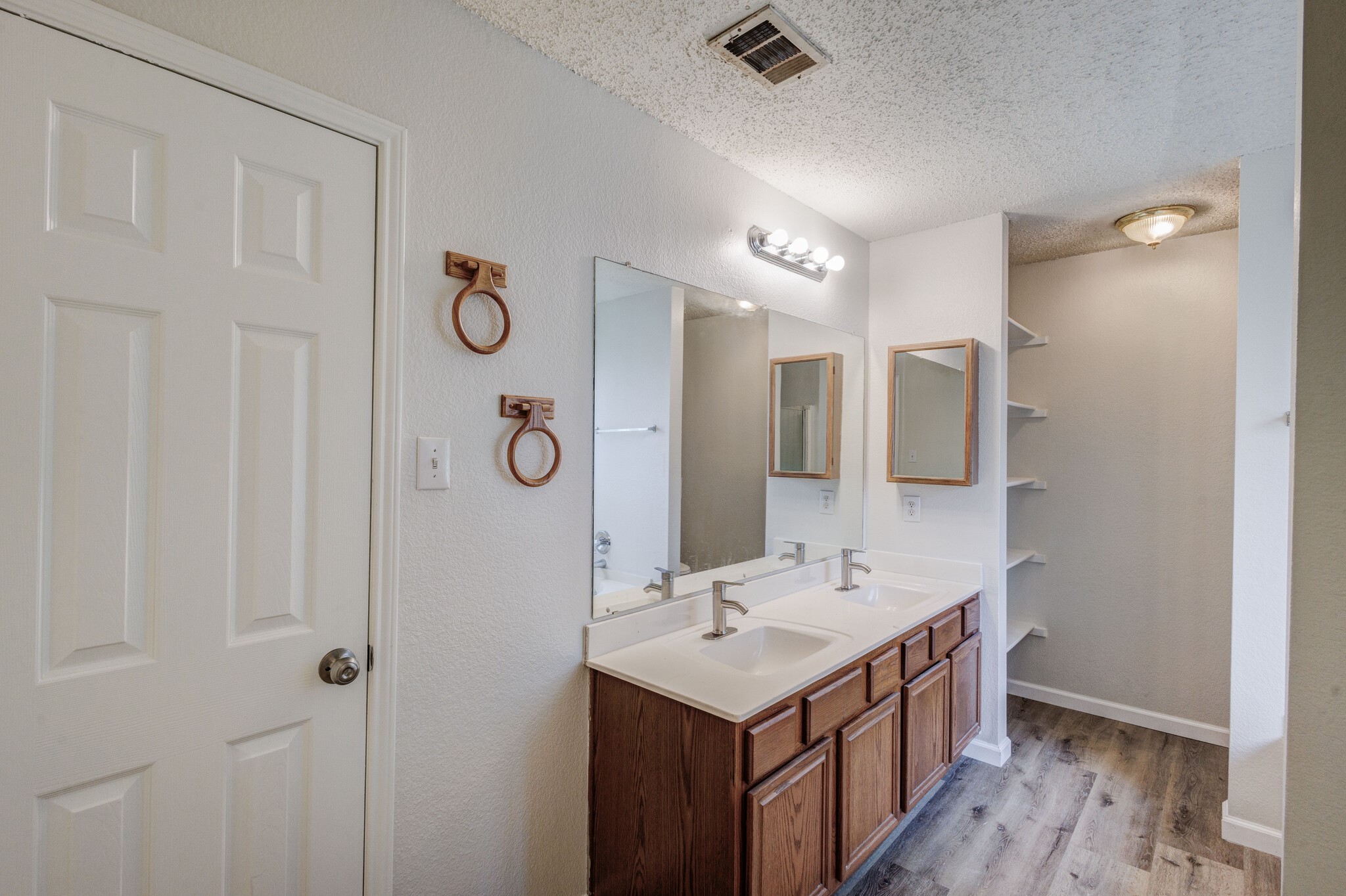 7133 Amber Drive Dallas TX 75241