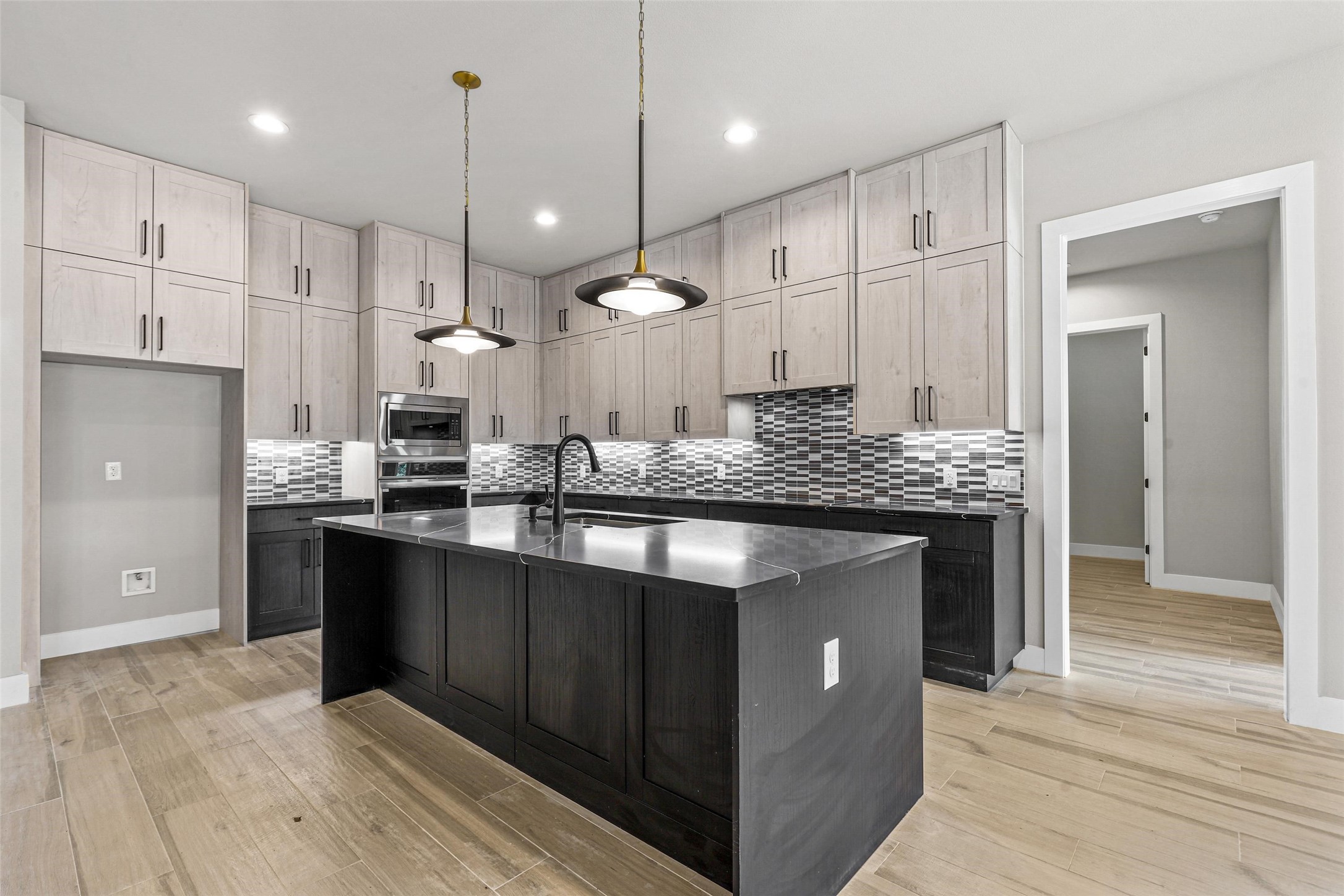 1064 Glenoaks Drive Weatherford TX 76088