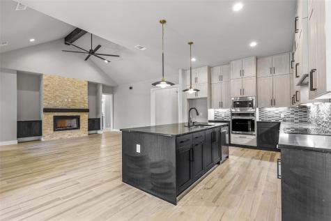 1064 Glenoaks Drive Weatherford TX 76088