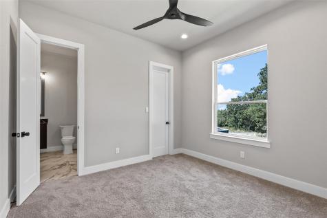 1064 Glenoaks Drive Weatherford TX 76088