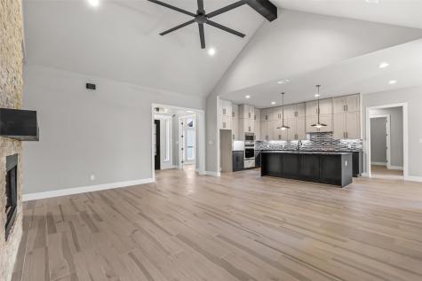 1064 Glenoaks Drive Weatherford TX 76088