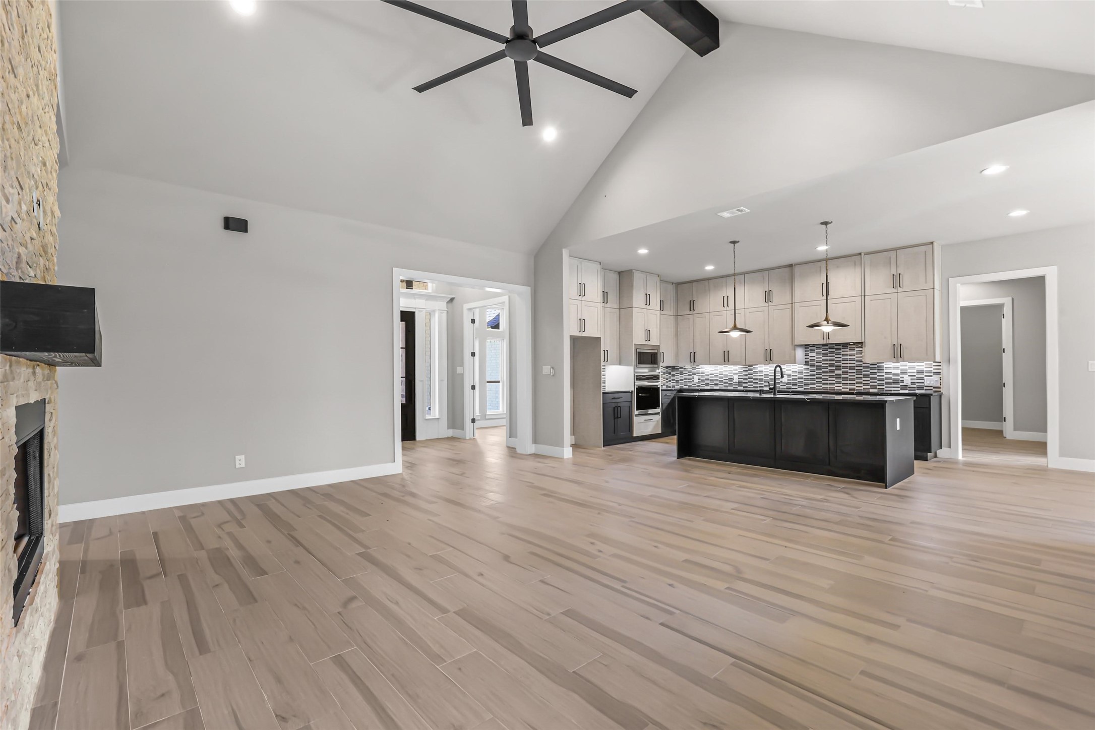 1064 Glenoaks Drive Weatherford TX 76088