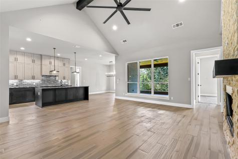 1064 Glenoaks Drive Weatherford TX 76088