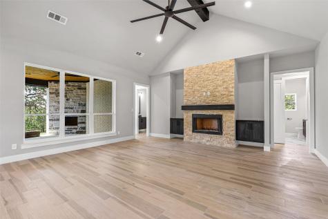 1064 Glenoaks Drive Weatherford TX 76088