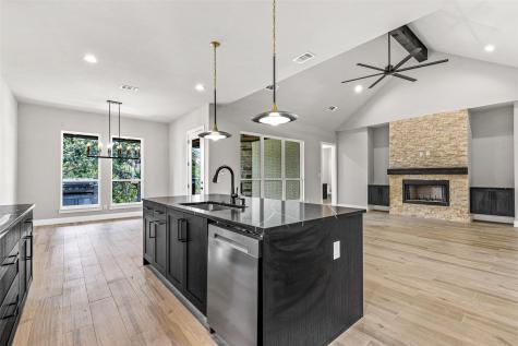 1064 Glenoaks Drive Weatherford TX 76088