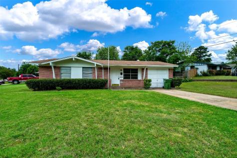 1854 Wintergreen Road Carrollton TX 75006