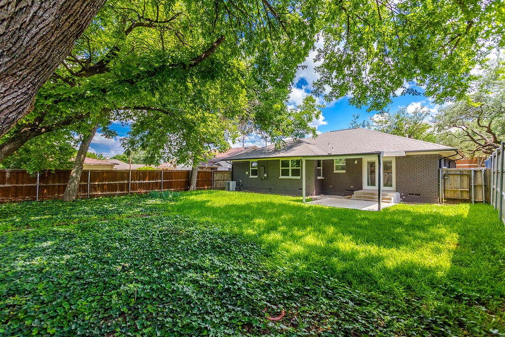 10623 Mccree Road Dallas TX 75238