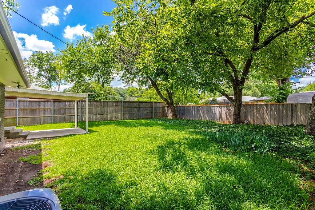 10623 Mccree Road Dallas TX 75238
