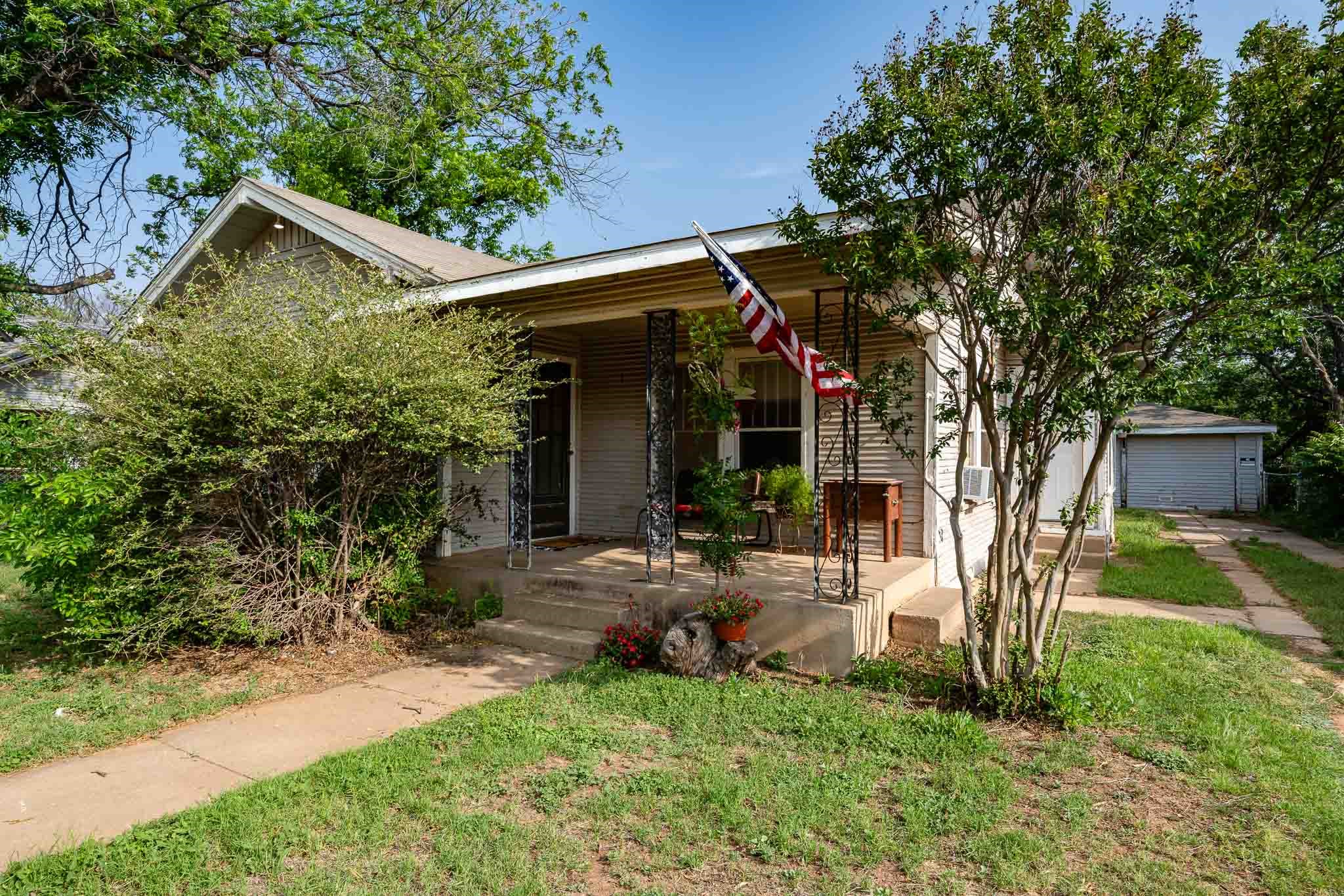 1015 E Reynolds Street Stamford TX 79553