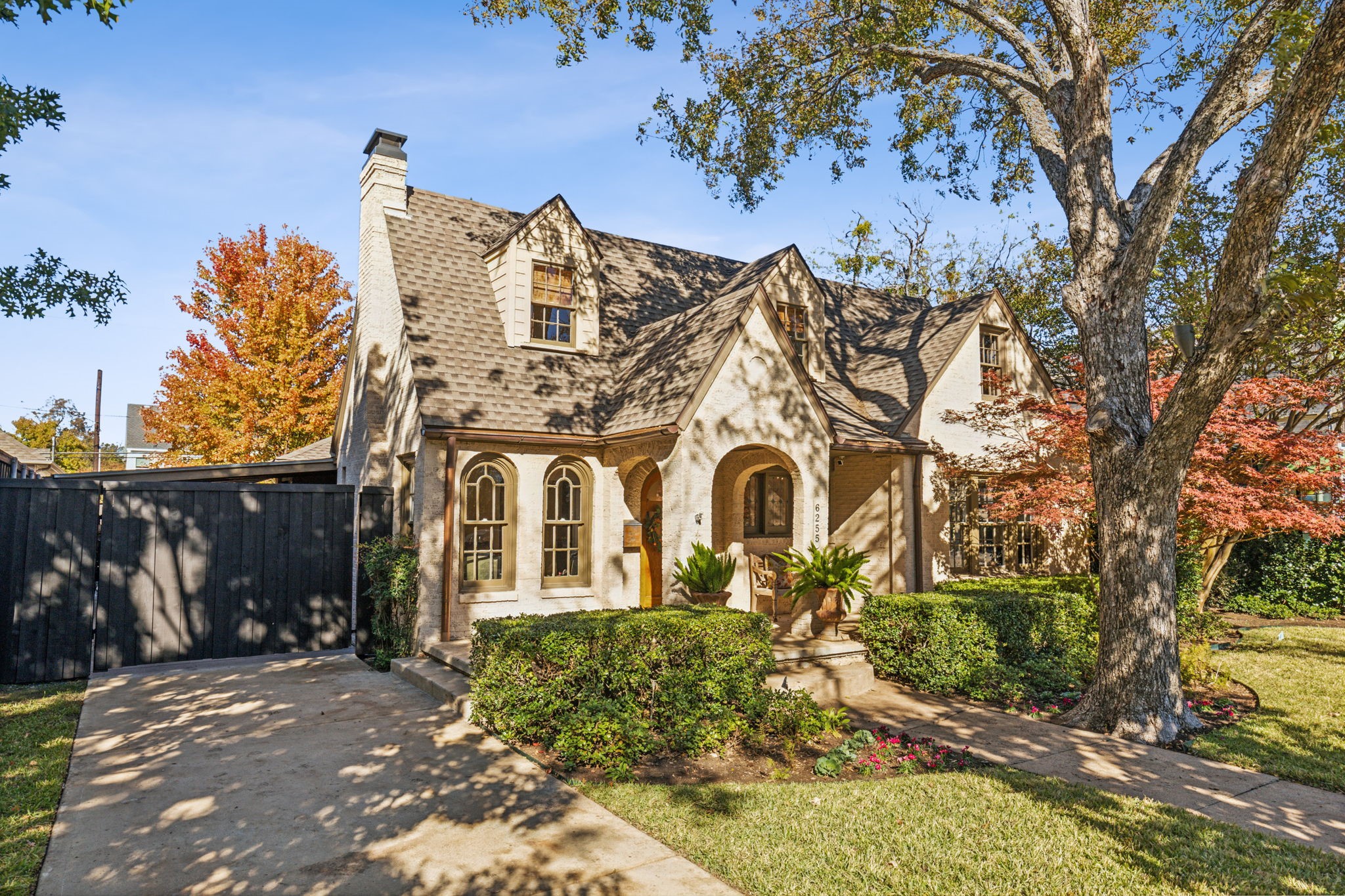 6255 Richmond Avenue Dallas TX 75214