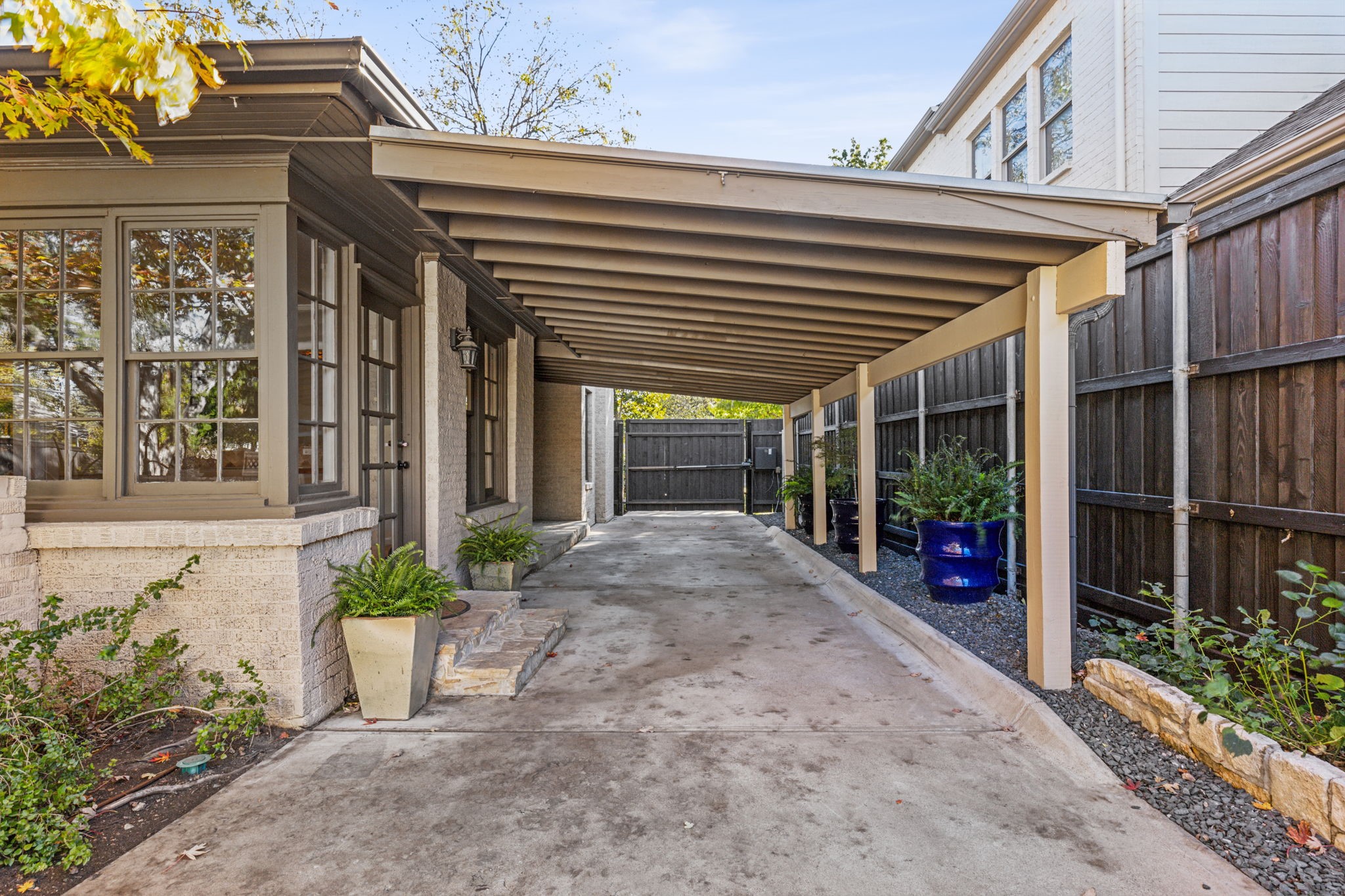 6255 Richmond Avenue Dallas TX 75214
