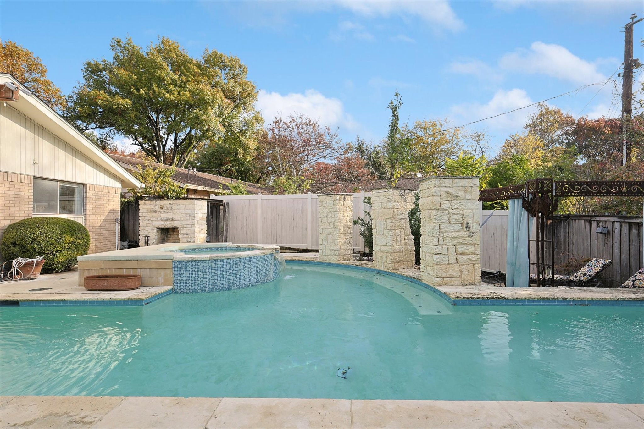 10528 Swallow Lane Dallas TX 75218