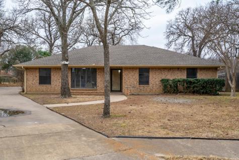 1307 Quanah Street Irving TX 75060