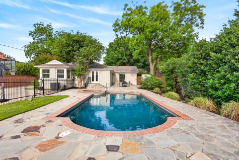 2912 6th Avenue Fort Worth TX 76110