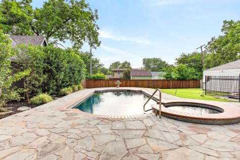 2912 6th Avenue Fort Worth TX 76110