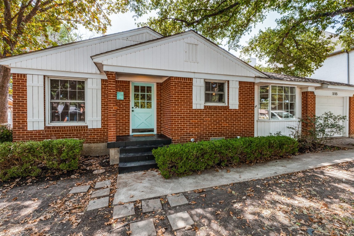 555 Parkhurst Drive Dallas TX 75218
