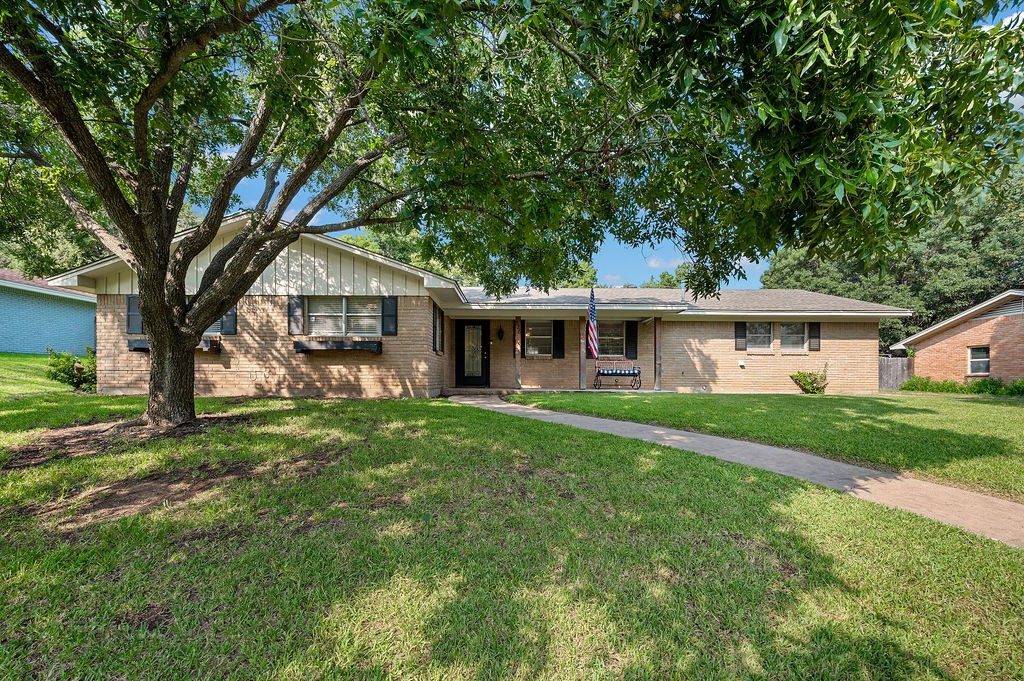 528 Wooded Crest Drive Woodway TX 76712