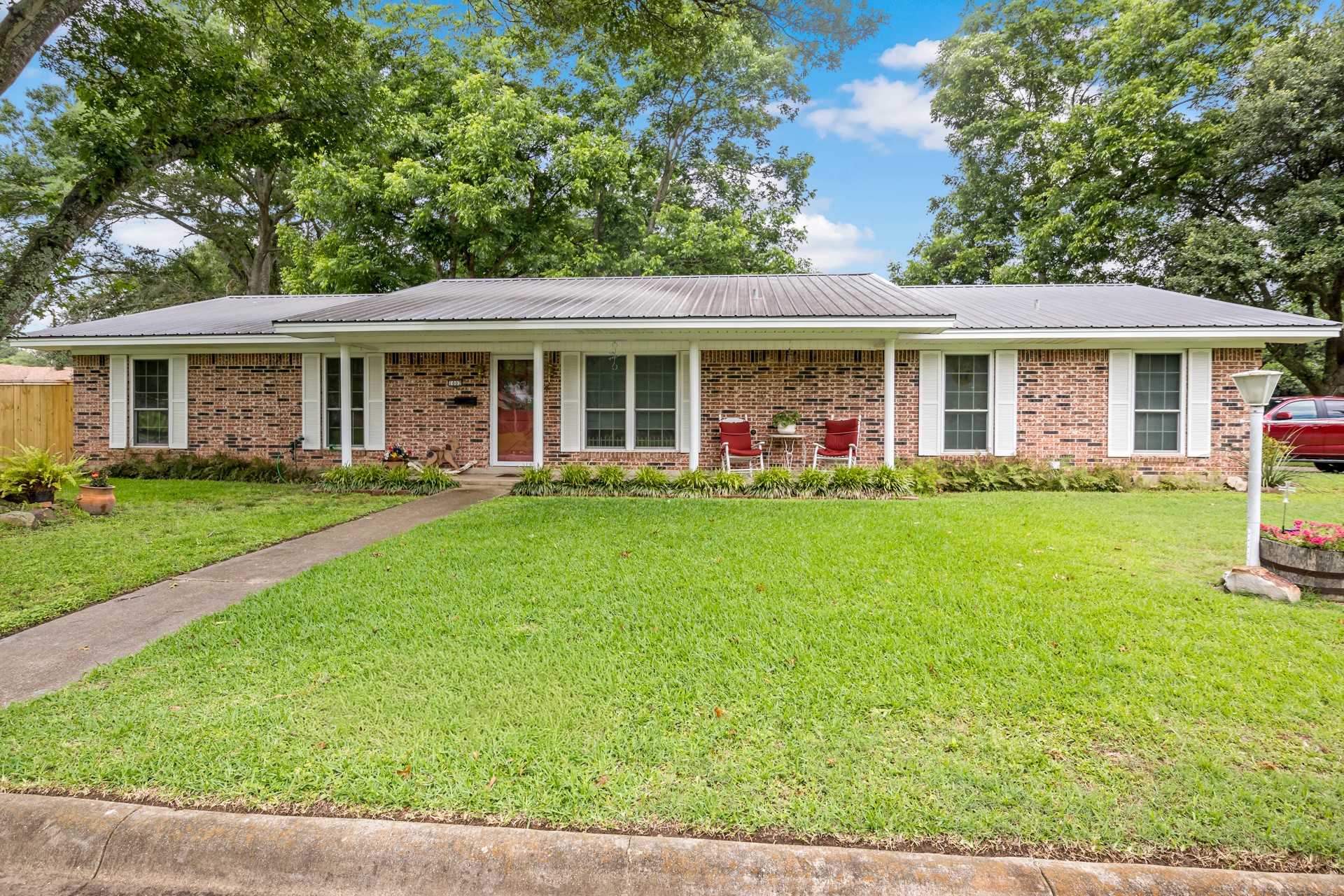 1002 S Lide Avenue Mt Pleasant TX 75455