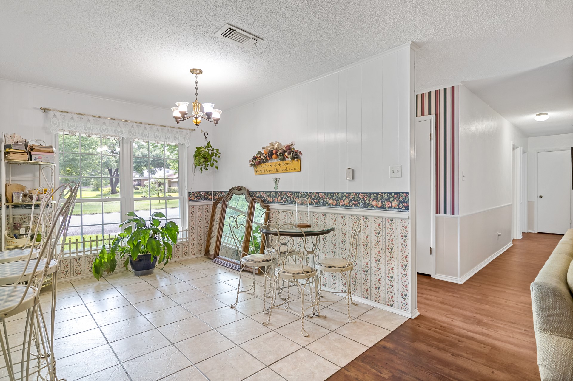 1002 S Lide Avenue Mt Pleasant TX 75455