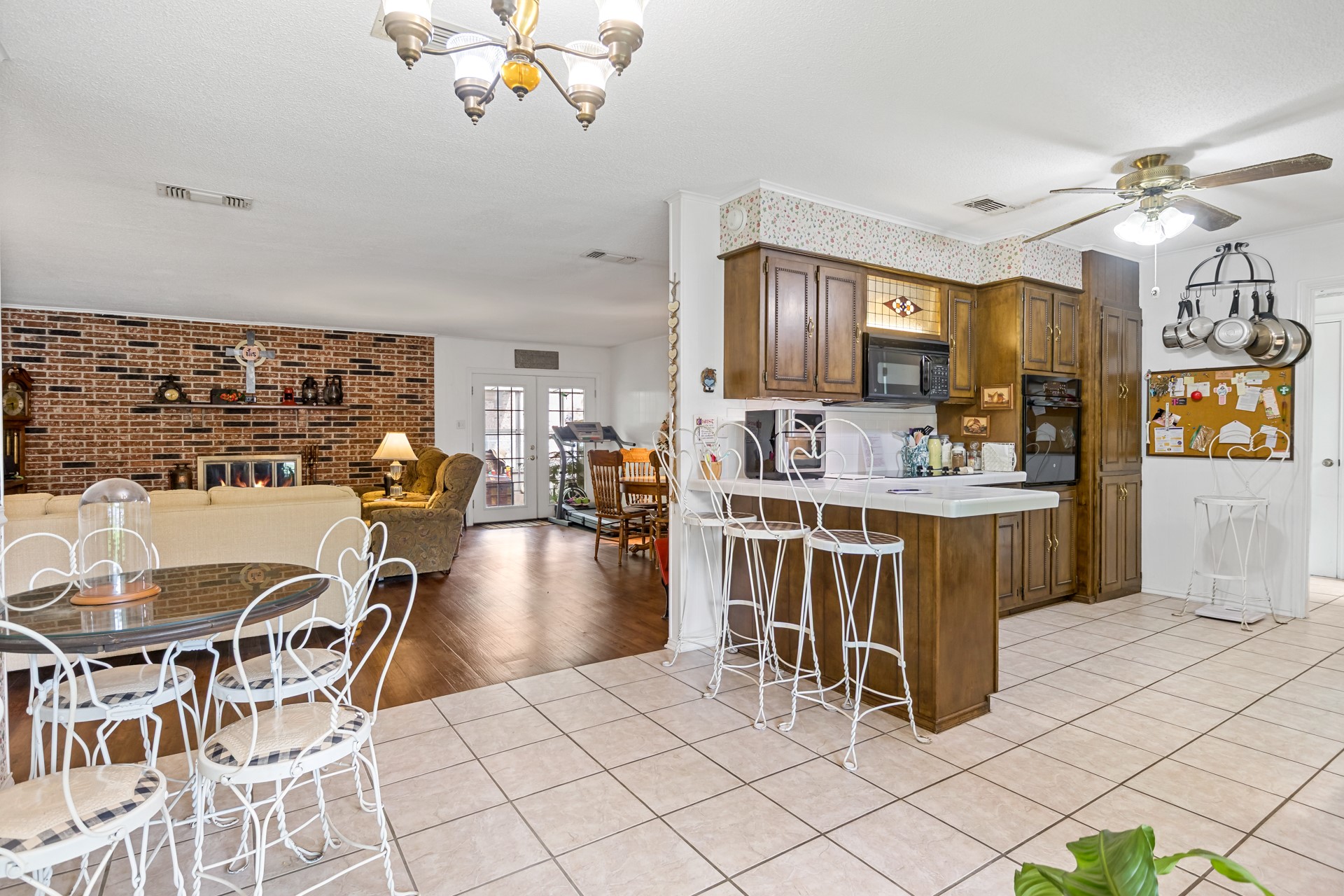 1002 S Lide Avenue Mt Pleasant TX 75455