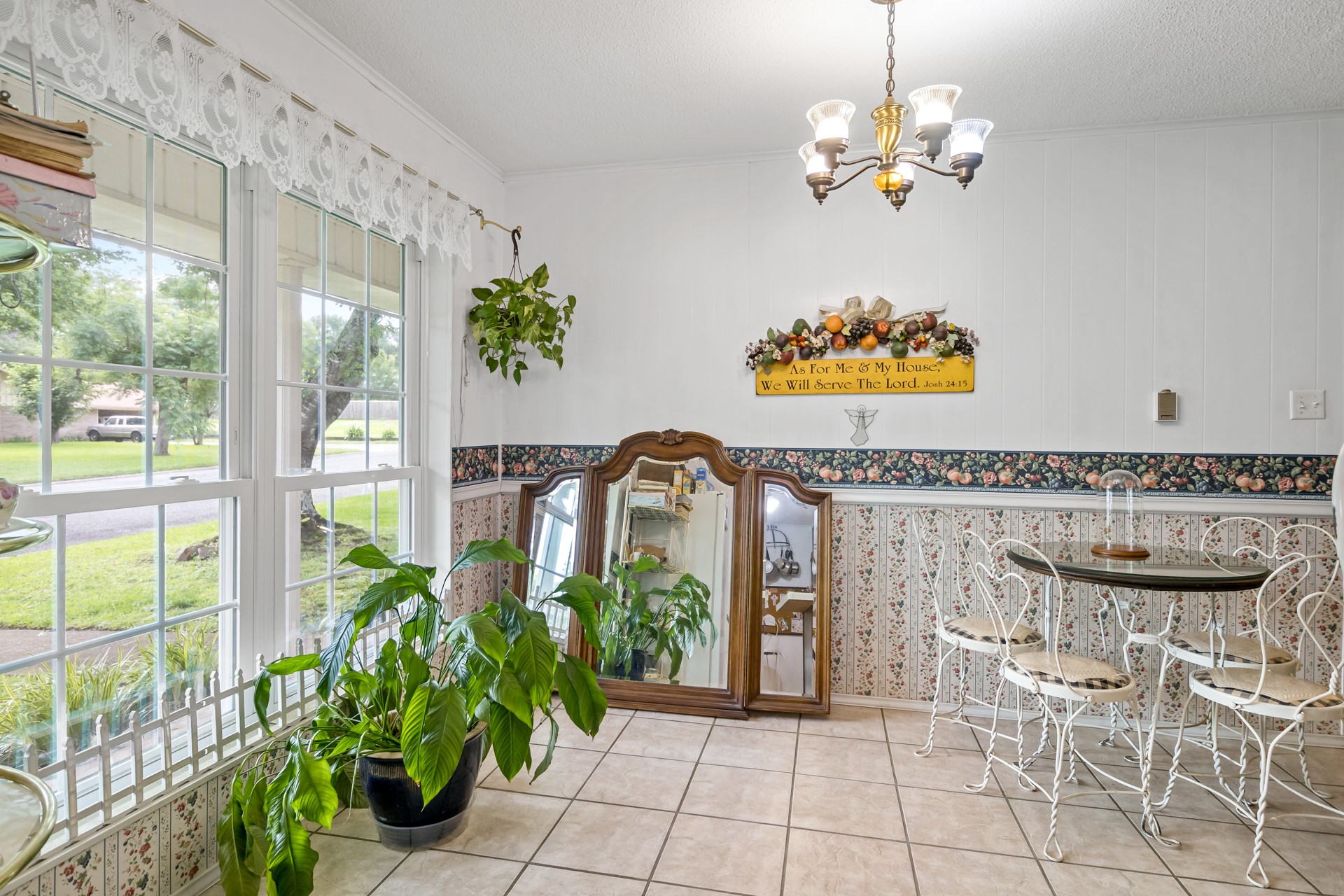 1002 S Lide Avenue Mt Pleasant TX 75455