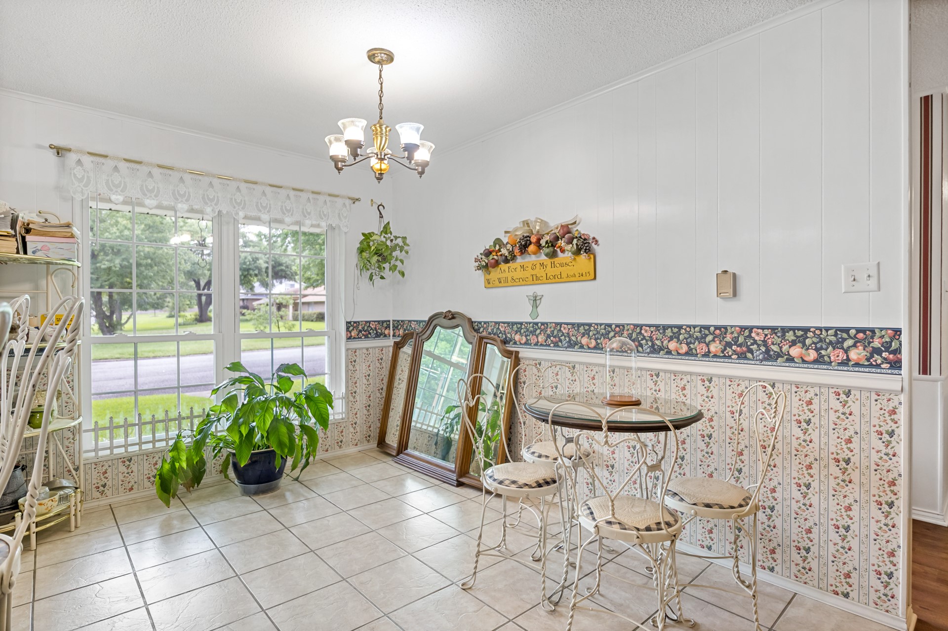 1002 S Lide Avenue Mt Pleasant TX 75455