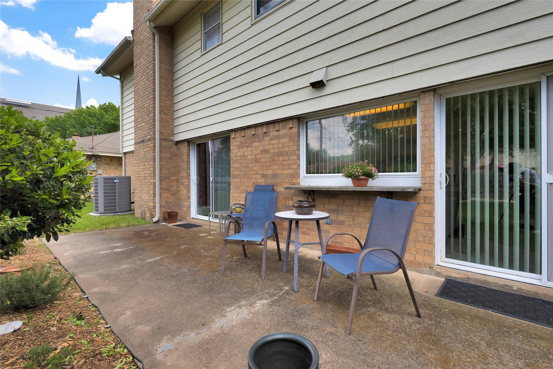 2985 Las Campanas Drive Farmers Branch TX 75234