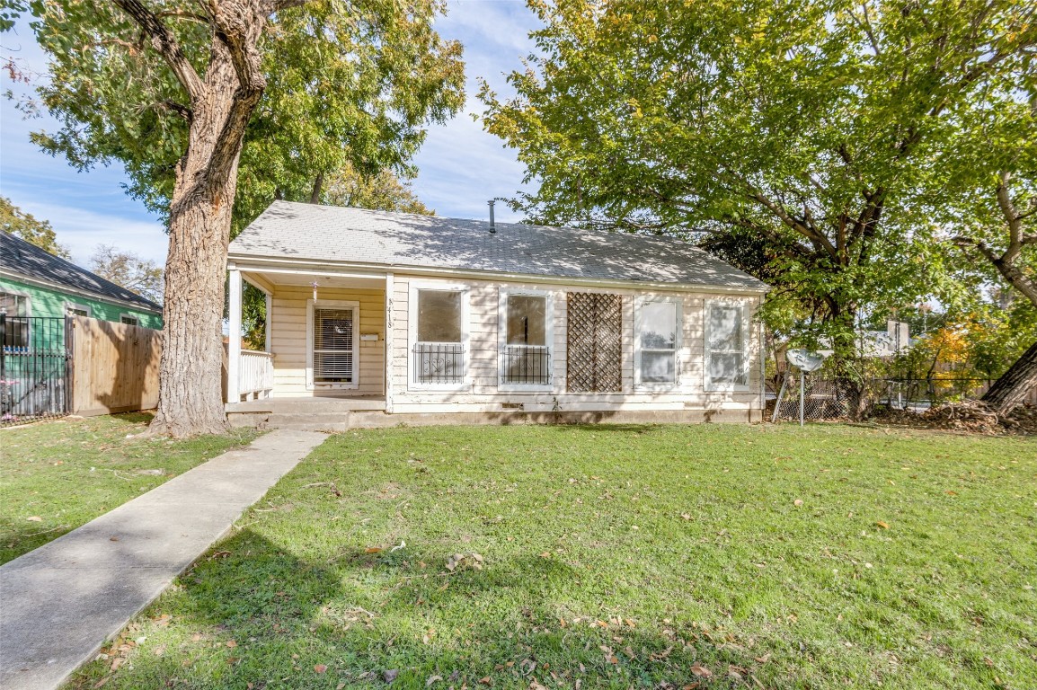 1418 Pine Street Grand Prairie TX 75050