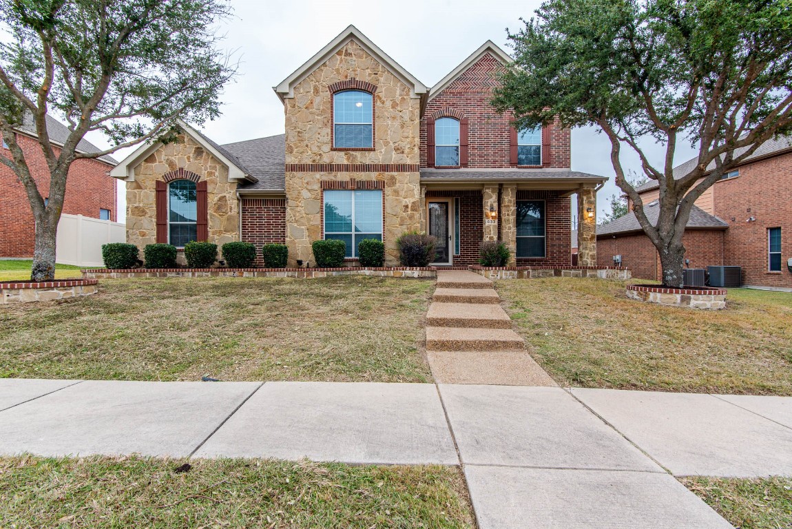 833 Trailwood Drive Desoto TX 75115